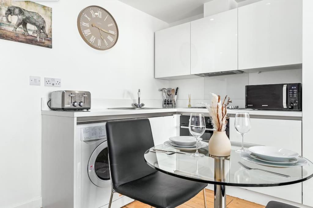 Spacious And Delightful Sleep 5 Piccadilly Vrc London Exterior photo